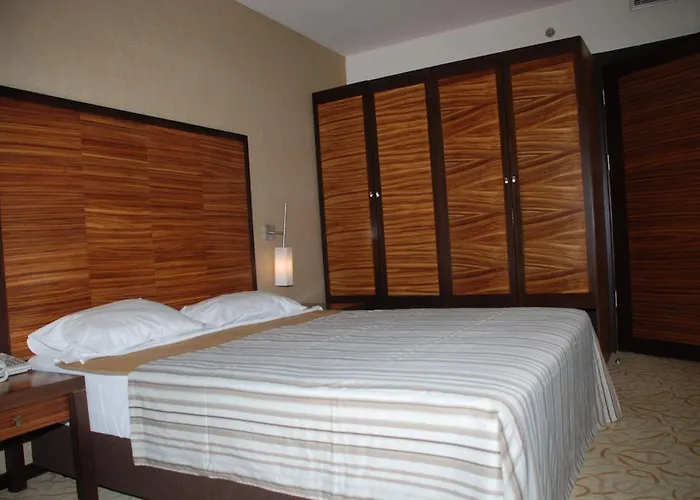 מלון Alara Star 5*